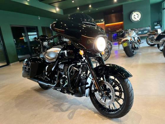 HARLEY-DAVIDSON STREET GLIDE SPECIAL 